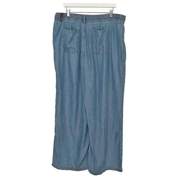 Torrid Blue Chambray High Rise Pull-On Lightweight Jeans - Size 18-20 - NWT - Picture 3 of 6